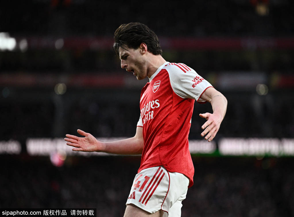 完美体育热点资讯 - 观战台|阿森纳苦战维拉+曼城欲收渔翁之利 红军争五连胜