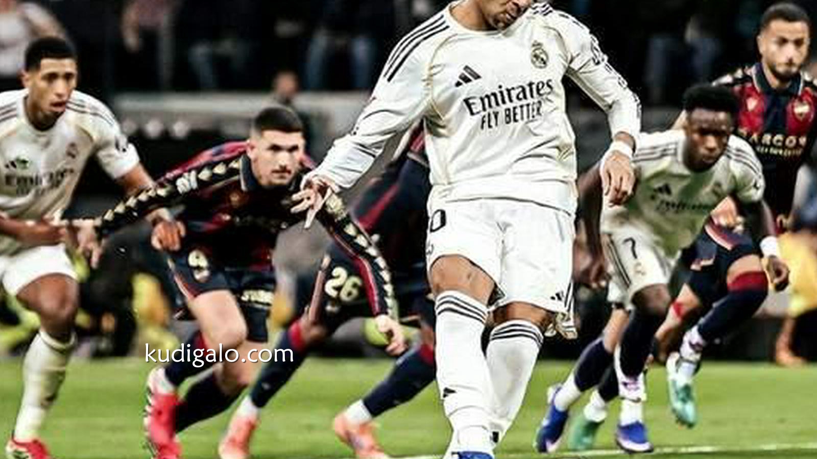 完美体育独家报道: 皇马球迷喝倒彩｜90分钟狂嘘 高喊佛爷下课！主场如同客场