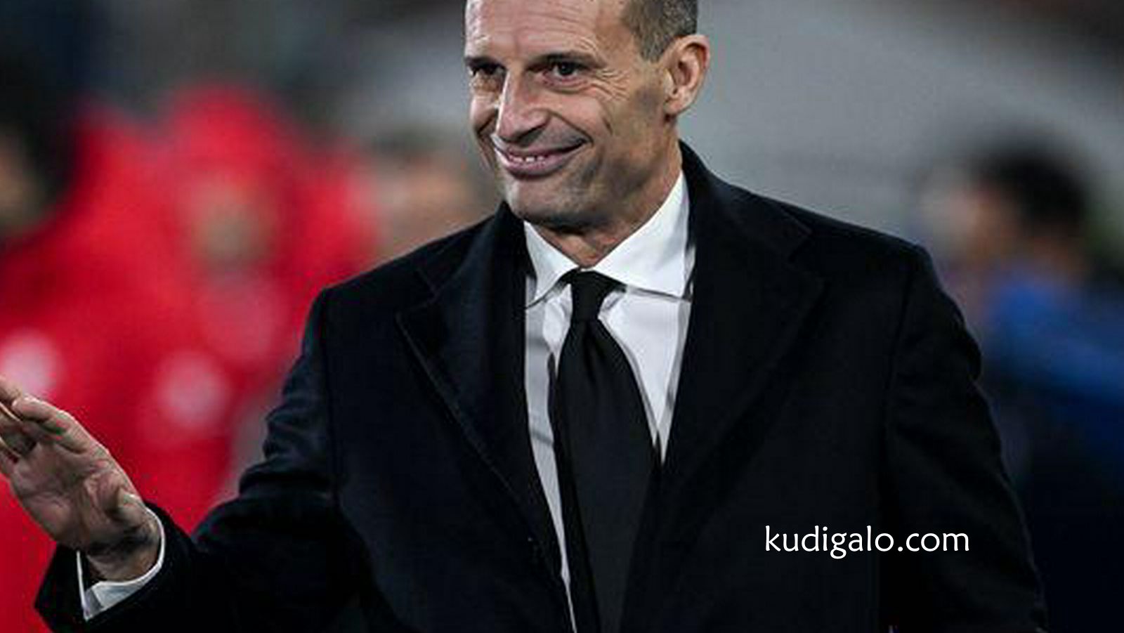 完美体育特别报道：米兰3-0完胜宿敌紧追国米！法国帮发力，阿莱格里坦言很轻松